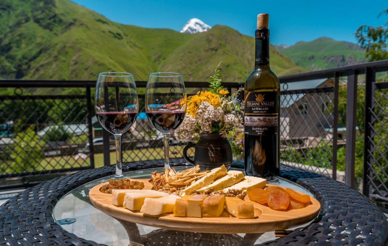 Travel Inn Kazbegi Exterior foto
